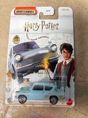 Matchbox Harry Potter Blue 1962 Ford Anglia Toy Car